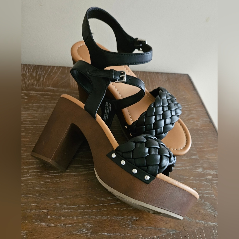 BNIB Torrid WW Woven Wood Heel Sandals Black Size 8.5